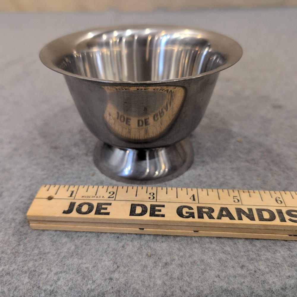 Oneida 18/8 Stainless Steel Small Footed Bowl Crafted in Japan Polished Silver - Picture 3 of 7
